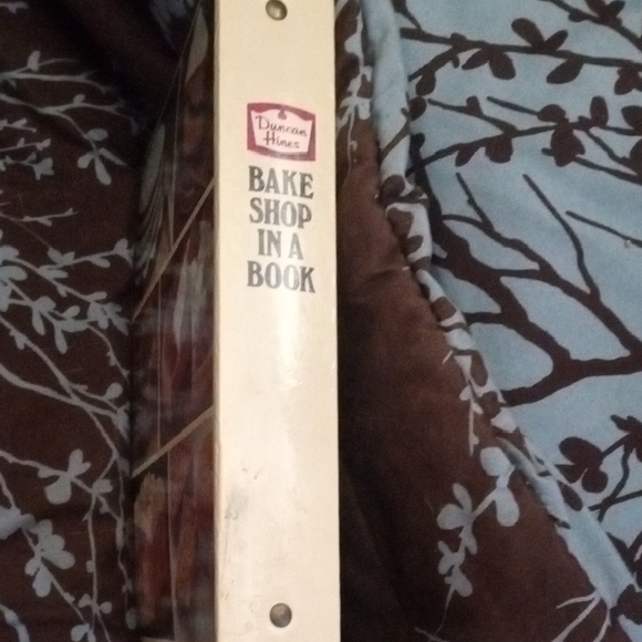 Duncan Hines Bake Shop in a Book with welcome letter and APOLOGY LETTER - Picture 9 of 16